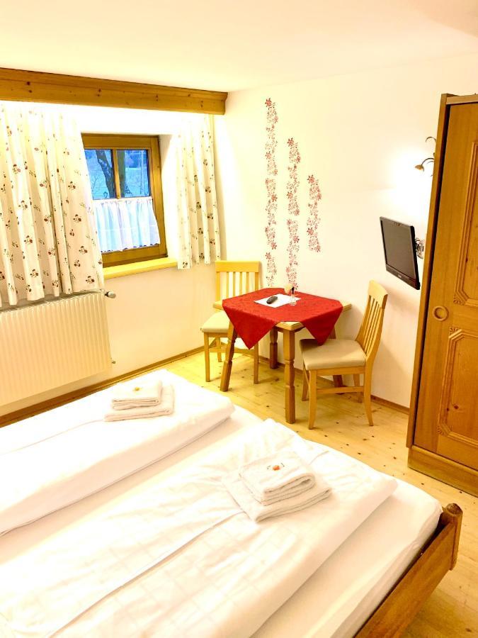 Gutshof Zum Schluxen Apartment Pinswang Ngoại thất bức ảnh